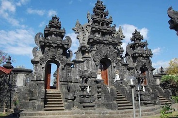 تختخواب و صبحانه Pranajaya Loka
