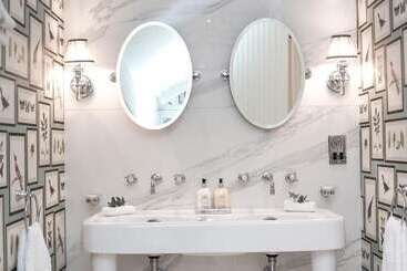 Coach House Boutique B&b