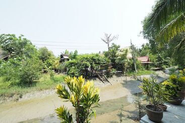 هتل Baan Suanjarean Resort