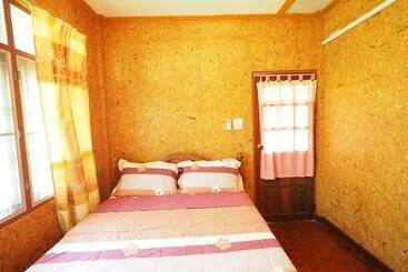 هتل Baan Suanjarean Resort