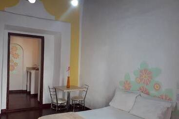 هتل Habitaciones Querétaro Guadalupe
