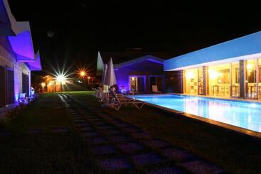 La Vida Otel