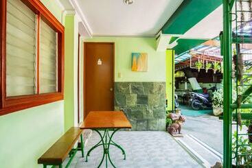 هتل Maanyag Pension House