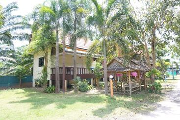 هتل Paifha Beach Resort