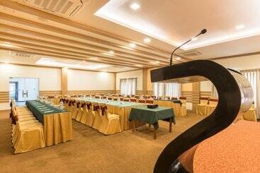 هتل Park Safari Resort