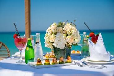 هتل Regency Sealine Camp