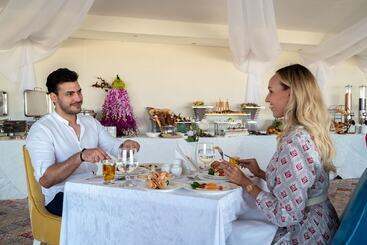 هتل Regency Sealine Camp