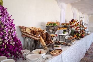 هتل Regency Sealine Camp