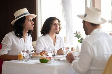 هتل Regency Sealine Camp