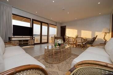 هتل Regency Sealine Camp