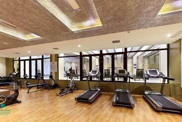 هتل Sanqingshan New Century Resort
