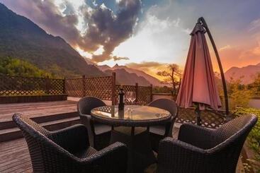 هتل Sanqingshan New Century Resort