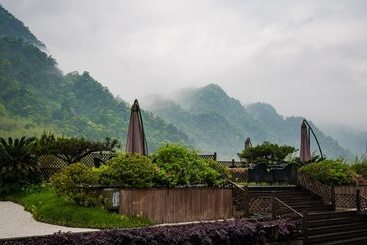 هتل Sanqingshan New Century Resort
