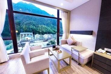 هتل Sanqingshan New Century Resort
