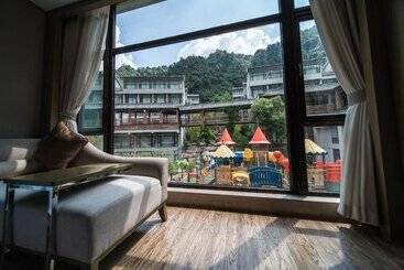 هتل Sanqingshan New Century Resort