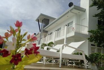 هتل Seascape Beach Resort Oslob