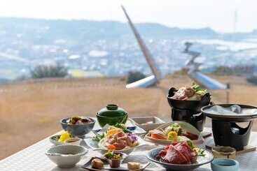 هتل Spring Golf & Art Resort Awaji