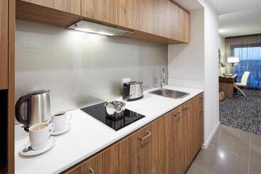 هتل The Sebel West Perth