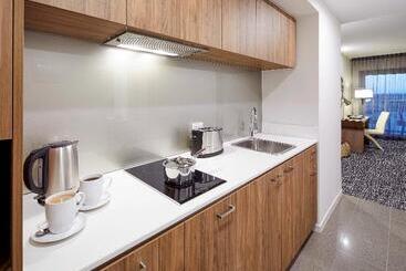 هتل The Sebel West Perth