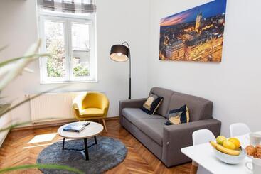 Loox Serviced Apartments Hatzova