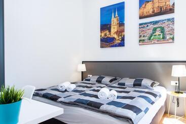 Loox Serviced Apartments Hatzova