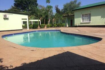 Richland Lodge Motel