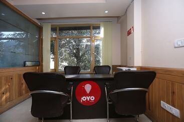 Oyo 10216 Hotel Uk Retreat