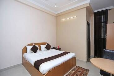 Oyo 10216 Hotel Uk Retreat