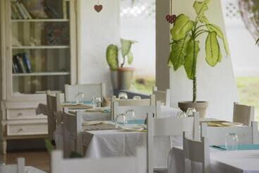 پانسیون Auberge D Anse Boileau & Restaurant Chez Plume