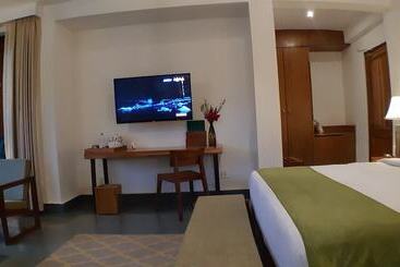 Saraca Resort & Spa Corbett