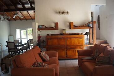 تختخواب و صبحانه A Private Room In Paradise, Vieux Fort
