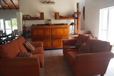 تختخواب و صبحانه A Private Room In Paradise, Vieux Fort