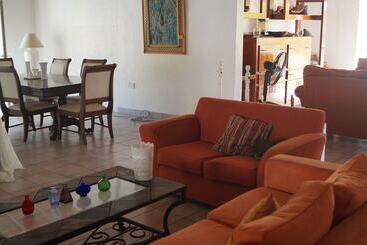 تختخواب و صبحانه A Private Room In Paradise, Vieux Fort