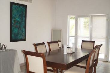 تختخواب و صبحانه A Private Room In Paradise, Vieux Fort