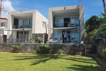 Blue Ocean Suites & Apartments