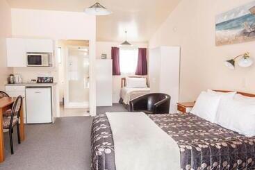 Goldmine Motel