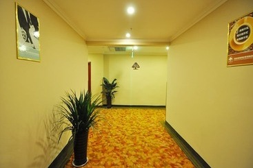 هتل Greentree Inn Linxi International Convention Center Express