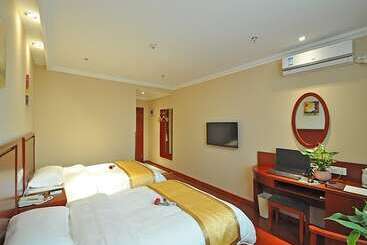 هتل Greentree Inn Linxi International Convention Center Express