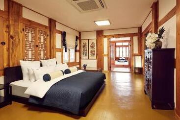 هتل Hanok Stay Namwonyechon By Kensington