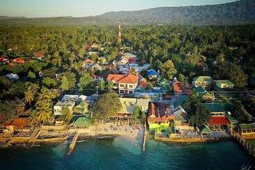 هتل New Eve's Kiosk Dive Resort