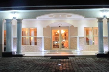 هتل Sdm Tavern And Suites