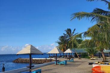 Le Uaina Beach Resort