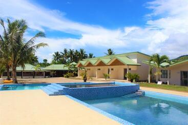 Le Uaina Beach Resort