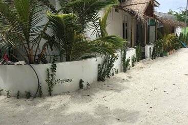 پانسیون Beach Heaven Maldives Golden Turtle Guest House