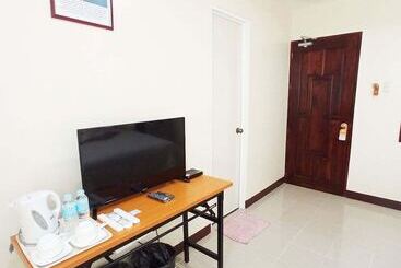 پانسیون B&j Guesthouse And Functions Inc