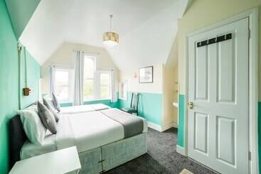پانسیون Devine Beach Guest House