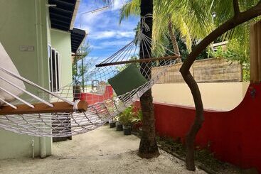 پانسیون Huraa East Inn