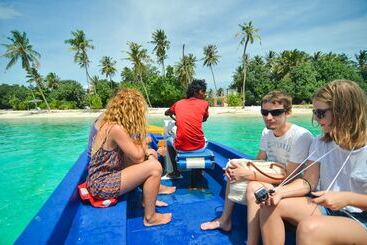 پانسیون Huraa East Inn