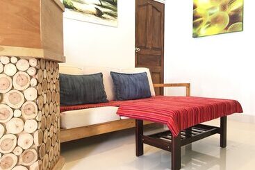 پانسیون Huraa East Inn
