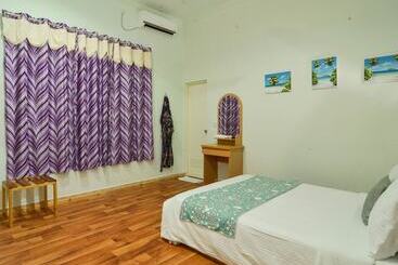 پانسیون Huraa East Inn